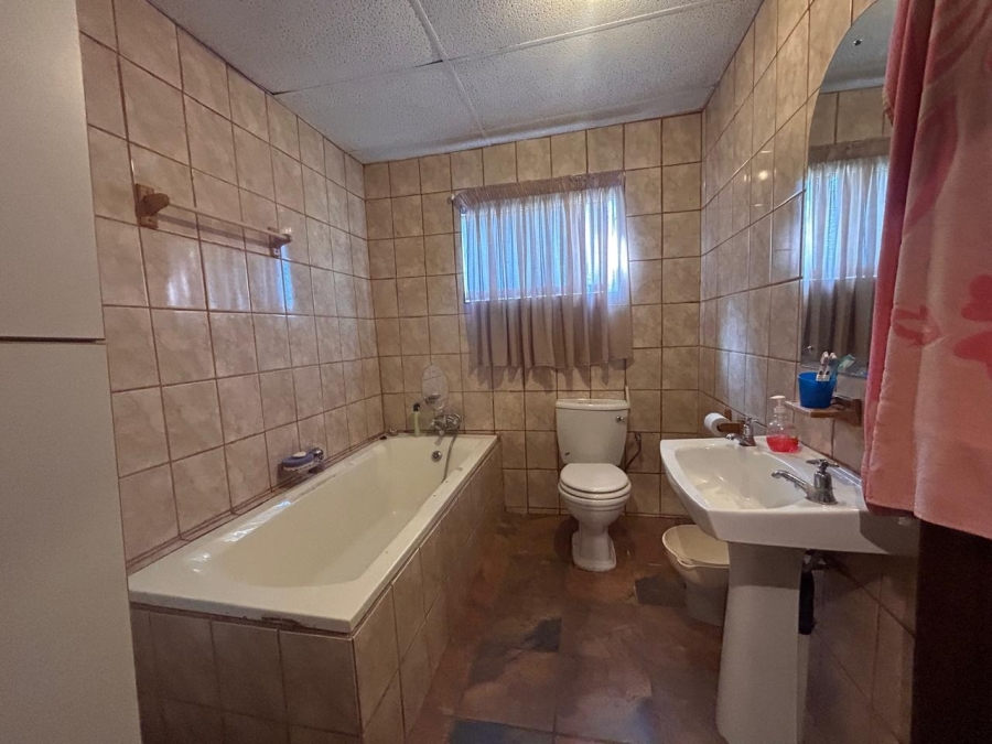 4 Bedroom Property for Sale in Parys Free State
